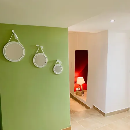 Holiday home La Bonbonniere De Charme Avec Jacuzzi *